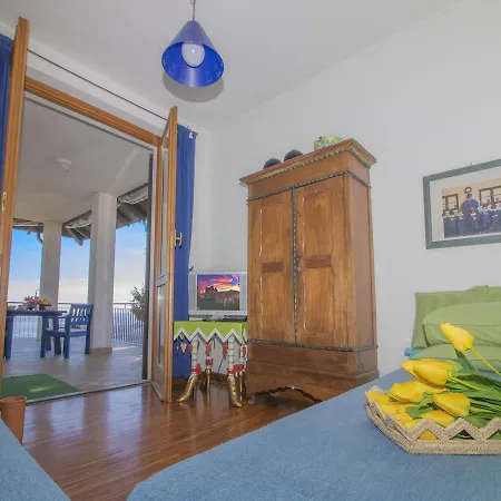 Carlotta's Lake View Appartement
